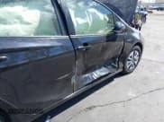 ✅ 2017 Toyota Prius Two • VIN: JTDKBRFU4H3052467 • Lot: 43373599. Wystawiony na IAAI z przebiegiem 67 941 mil. Bezpłatny archiwum sprzedaży aukcyjnych z USA i szczegółowy raport historii pojazdu na DreamBid. Zdjęcie 6.