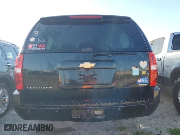 ✅ 2009 Chevrolet Suburban LTZ • VIN: 1GNFK36339J123586 • Lot: 78847104. Wystawiony na Copart z przebiegiem 156 867 mil. Bezpłatny archiwum sprzedaży aukcyjnych z USA i szczegółowy raport historii pojazdu na DreamBid. Zdjęcie 6.