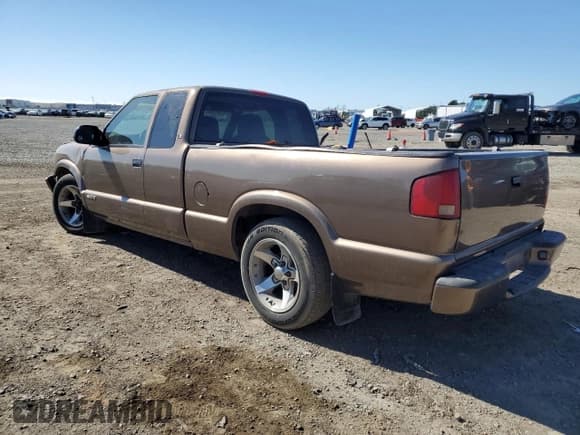 ✅ 2003 Chevrolet S-10 LS • VIN: 1GCCS19X038106564 • Лот: 46473045. Опубликован ранее на Copart с пробегом 159 955 миль. Бесплатный доступ к архиву аукционных продаж из США и подробный отчёт об истории автомобиля на DreamBid. Изображение 2.