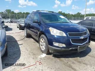 2011 Chevrolet Traverse LS z VIN 1GNKVEED2BJ258981, wystawiony jako IAAI lot #43212739 z przebiegiem 166 868 mil mil oraz . Historia ofert i sprzedaży dostępna na DreamBid. Obrazek 1.