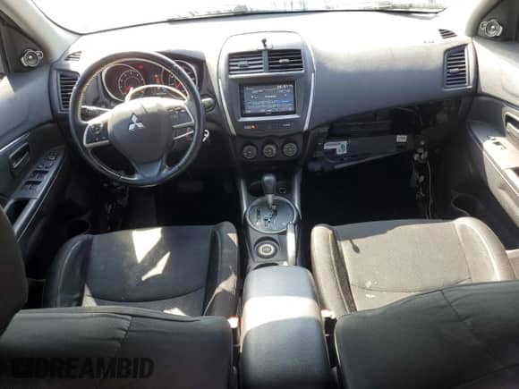 2014 Mitsubishi Outlander ES с VIN 4A4AR3AU7EE014462, выставлен на аукционе Copart как лот 85320425 с пробегом 236 299 миль миль и Списание • Salvage title. История ставок и продаж доступна на DreamBid. Изображение 8.