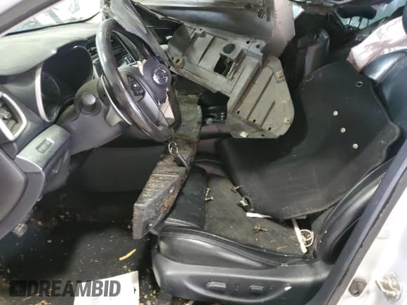 ✅ 2016 Nissan Maxima SV • VIN: 1N4AA6AP7GC388259 • Lot: 59124175. Wystawiony na Copart z przebiegiem 130 713 mil. Bezpłatny archiwum sprzedaży aukcyjnych z USA i szczegółowy raport historii pojazdu na DreamBid. Zdjęcie 7.