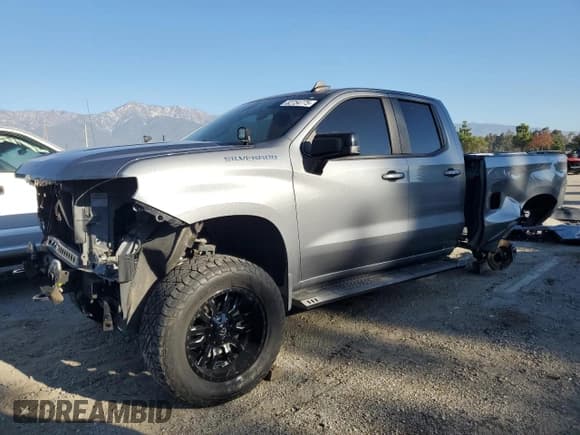 ✅ 2019 Chevrolet Silverado 1500 RST • VIN: 1GCRYEED8KZ233180 • Лот: 82754775. Опубликован ранее на Copart с пробегом 66 513 миль. Бесплатный доступ к архиву аукционных продаж из США и подробный отчёт об истории автомобиля на DreamBid. Изображение 1.