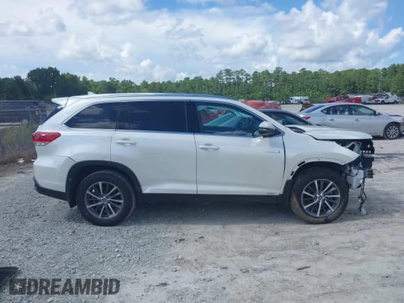 ✅ 2019 Toyota Highlander Hybrid XLE • VIN: 5TDJGRFH2KS074506 • Лот: 42684289. Опубликован ранее на IAAI с пробегом 32 785 миль. Бесплатный доступ к архиву аукционных продаж из США и подробный отчёт об истории автомобиля на DreamBid. Изображение 14.