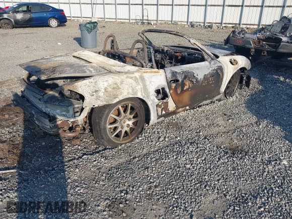 ✅ 1999 Porsche Boxster • VIN: WP0CA2982XU631947 • Lot: 43756871. Listed on IAAI with Not provided. Free auction sales archive from the USA and detailed vehicle history report at DreamBid. Image 4.