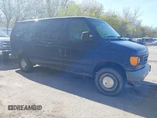 ✅ 2005 Ford Econoline Passenger XL • VIN: 1FBNE31L55HB00500 • Lot: 42144394. Wystawiony na IAAI z przebiegiem 257 262 mil. Bezpłatny archiwum sprzedaży aukcyjnych z USA i szczegółowy raport historii pojazdu na DreamBid. Zdjęcie 1.