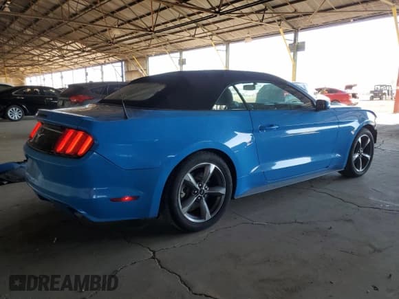 ✅ 2017 Ford Mustang V6 • VIN: 1FATP8EM0H5219810 • Lot: 81648235. Wystawiony na Copart z przebiegiem 94 269 mil. Bezpłatny archiwum sprzedaży aukcyjnych z USA i szczegółowy raport historii pojazdu na DreamBid. Zdjęcie 3.