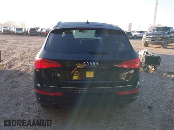 ✅ 2017 Audi Q5 Premium • VIN: WA1C2AFP1HA035812 • Lot: 43325522. Wystawiony na IAAI z przebiegiem 120 111 mil. Bezpłatny archiwum sprzedaży aukcyjnych z USA i szczegółowy raport historii pojazdu na DreamBid. Zdjęcie 17.