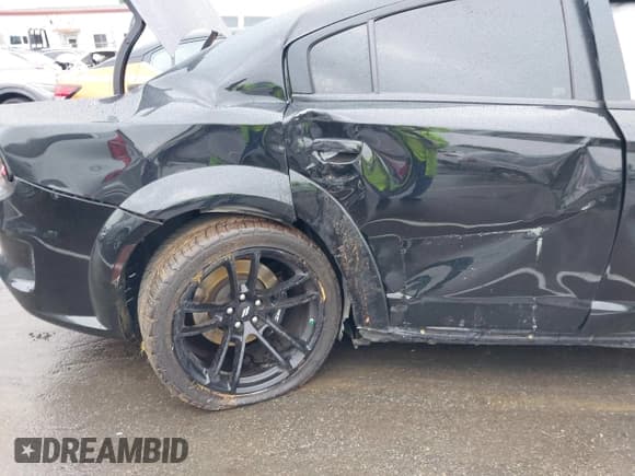 ✅ 2022 Dodge Charger Scat Pack Widebody • VIN: 2C3CDXGJ7NH189505 • Lot: 42113893. Wystawiony na IAAI z przebiegiem 28 649 mil. Bezpłatny archiwum sprzedaży aukcyjnych z USA i szczegółowy raport historii pojazdu na DreamBid. Zdjęcie 17.