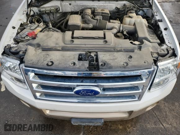 ✅ 2013 Ford Expedition Max XLT • VIN: 1FMJK1J59DEF16666 • Lot: 92411845. Wystawiony na Copart z przebiegiem 74 475 mil. Bezpłatny archiwum sprzedaży aukcyjnych z USA i szczegółowy raport historii pojazdu na DreamBid. Zdjęcie 12.
