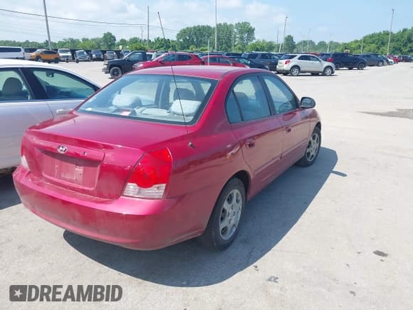 ✅ 2005 Hyundai Elantra GLS • VIN: KMHDN46D45U996810 • Lot: 42684602. Wystawiony na IAAI z przebiegiem 73 952 mil. Bezpłatny archiwum sprzedaży aukcyjnych z USA i szczegółowy raport historii pojazdu na DreamBid. Zdjęcie 4.
