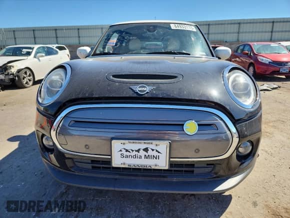 2020 MINI Hardtop Cooper SE with VIN WMWXP3C05L2L99226, listed as a Copart auction lot 84933115 with 75,526 mi miles and Salvage title. Bid and sale history available at DreamBid. Image 5.