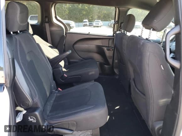 ✅ 2019 Chrysler Pacifica Touring Plus • VIN: 2C4RC1FG0KR593571 • Лот: 87088225. Опубликован ранее на Copart с пробегом 219 743 миль. Бесплатный доступ к архиву аукционных продаж из США и подробный отчёт об истории автомобиля на DreamBid. Изображение 11.