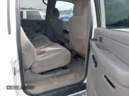 ✅ 2005 Chevrolet Suburban LT • VIN: 3GNEC16Z55G160622 • Лот: 41936772. Опубликован ранее на IAAI с пробегом 374 906 миль. Бесплатный доступ к архиву аукционных продаж из США и подробный отчёт об истории автомобиля на DreamBid. Изображение 8.
