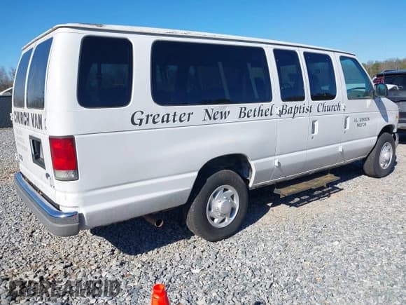 ✅ 1999 Ford Econoline Passenger XL • VIN: 1FBSS31L5XHB19871 • Lot: 41218332. Wystawiony na IAAI z przebiegiem 88 537 mil. Bezpłatny archiwum sprzedaży aukcyjnych z USA i szczegółowy raport historii pojazdu na DreamBid. Zdjęcie 4.