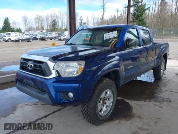 ✅ 2015 Toyota Tacoma PreRunner • VIN: 5TFKU4HNXFX006568 • Lot: 41847694. Wystawiony na IAAI z przebiegiem 129 872 mil. Bezpłatny archiwum sprzedaży aukcyjnych z USA i szczegółowy raport historii pojazdu na DreamBid. Zdjęcie 17.