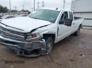 ✅ 2018 Chevrolet Silverado 2500HD Work Truck • VIN: 1GC2CUEG2JZ298724 • Lot: 41429359. Wystawiony na IAAI z przebiegiem Nie podano. Bezpłatny archiwum sprzedaży aukcyjnych z USA i szczegółowy raport historii pojazdu na DreamBid. Zdjęcie 2.