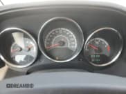 ✅ 2011 Dodge Caliber Mainstreet • VIN: 1B3CB3HA4BD242440 • Лот: 75231664. Опубликован ранее на Copart с пробегом 145 141 миль. Бесплатный доступ к архиву аукционных продаж из США и подробный отчёт об истории автомобиля на DreamBid. Изображение 9.