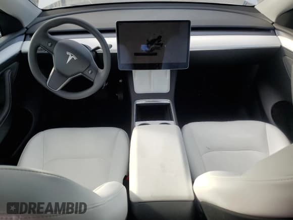 ✅ 2024 Tesla Model Y Long Range • VIN: 7SAYGAEE4RF176544 • Лот: 81506075. Опубликован ранее на Copart с пробегом 4 377 миль. Бесплатный доступ к архиву аукционных продаж из США и подробный отчёт об истории автомобиля на DreamBid. Изображение 8.