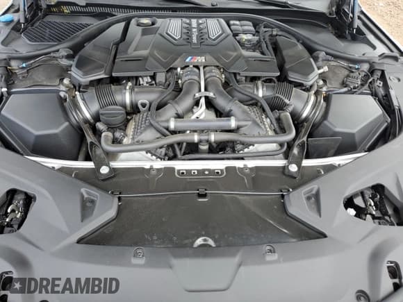 ✅ 2022 BMW M8 Competition • VIN: WBSGV0C02NCG77628 • Lot: 63987104. Wystawiony na Copart z przebiegiem 27 711 mil. Bezpłatny archiwum sprzedaży aukcyjnych z USA i szczegółowy raport historii pojazdu na DreamBid. Zdjęcie 11.