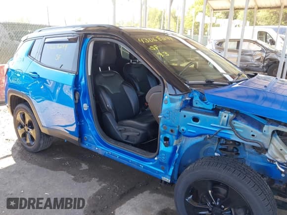 ✅ 2019 Jeep Compass Latitude • VIN: 3C4NJDBBXKT781365 • Lot: 43068244. Listed on IAAI with 102,749 mi. Free auction sales archive from the USA and detailed vehicle history report at DreamBid. Image 20.