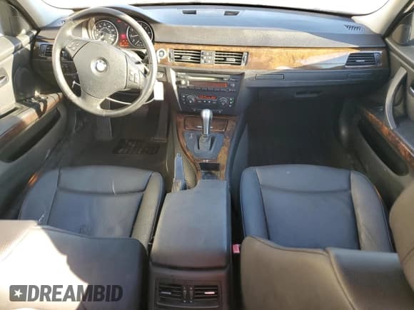 ✅ 2006 BMW 3 Series 325i • VIN: WBAVB17586NK37755 • Lot: 86674375. Wystawiony na Copart z przebiegiem 239 489 mil. Bezpłatny archiwum sprzedaży aukcyjnych z USA i szczegółowy raport historii pojazdu na DreamBid. Zdjęcie 8.