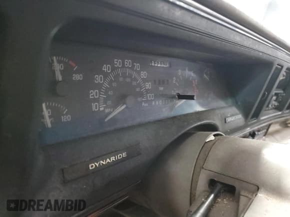 ✅ 1998 Buick LeSabre Custom • VIN: 1G4HP52K8WH530877 • Lot: 72617054. Wystawiony na Copart z przebiegiem 182 468 mil. Bezpłatny archiwum sprzedaży aukcyjnych z USA i szczegółowy raport historii pojazdu na DreamBid. Zdjęcie 9.