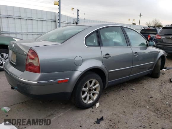 ✅ 2004 Volkswagen Passat GLS • VIN: WVWPE63B24E304424 • Lot: 82697274. Wystawiony na Copart z przebiegiem 454 720 mil. Bezpłatny archiwum sprzedaży aukcyjnych z USA i szczegółowy raport historii pojazdu na DreamBid. Zdjęcie 3.