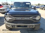 ✅ 2021 Ford Bronco • VIN: 1FMEE5DP8MLA67974 • Lot: 90499465. Wystawiony na Copart z przebiegiem 57 575 mil. Bezpłatny archiwum sprzedaży aukcyjnych z USA i szczegółowy raport historii pojazdu na DreamBid. Zdjęcie 5.