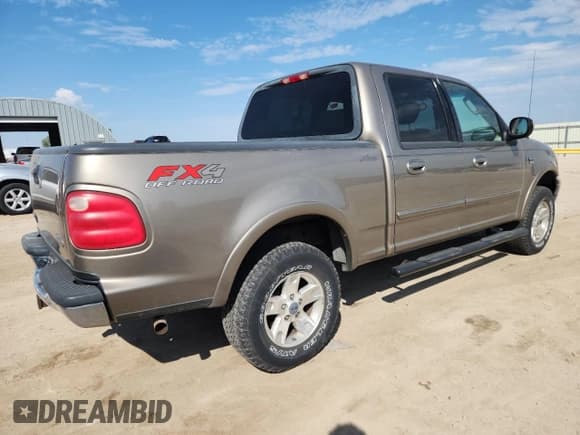 ✅ 2003 Ford F-150 XLT • VIN: 1FTRW08L73KC82473 • Lot: 82003195. Listed on Copart with 200,885 mi. Free auction sales archive from the USA and detailed vehicle history report at DreamBid. Image 3.