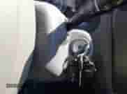 2006 Hyundai Tucson GL z VIN KM8JM72B56U324168, wystawiony jako IAAI lot #42146955 z przebiegiem 206 919 mil mil oraz . Historia ofert i sprzedaży dostępna na DreamBid. Obrazek 11.