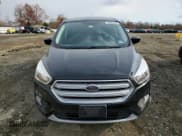 ✅ 2019 Ford Escape SE • VIN: 1FMCU9GD1KUA00613 • Lot: 92022385. Wystawiony na Copart z przebiegiem 99 552 mil. Bezpłatny archiwum sprzedaży aukcyjnych z USA i szczegółowy raport historii pojazdu na DreamBid. Zdjęcie 5.