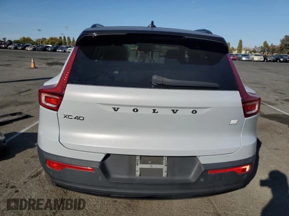 ✅ 2021 Volvo XC40 • VIN: YV4ED3UR3M2571560 • Lot: 71871995. Listed on Copart with Not provided. Free auction sales archive from the USA and detailed vehicle history report at DreamBid. Image 6.