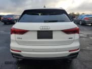 ✅ 2023 Audi Q3 S line Premium • VIN: WA1DECF30P1123091 • Lot: 90890835. Wystawiony na Copart z przebiegiem 29 945 mil. Bezpłatny archiwum sprzedaży aukcyjnych z USA i szczegółowy raport historii pojazdu na DreamBid. Zdjęcie 6.
