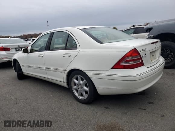 ✅ 2004 Mercedes-Benz C 320 • VIN: WDBRF84J04F545768 • Lot: 90225585. Wystawiony na Copart z przebiegiem 73 470 mil. Bezpłatny archiwum sprzedaży aukcyjnych z USA i szczegółowy raport historii pojazdu na DreamBid. Zdjęcie 2.