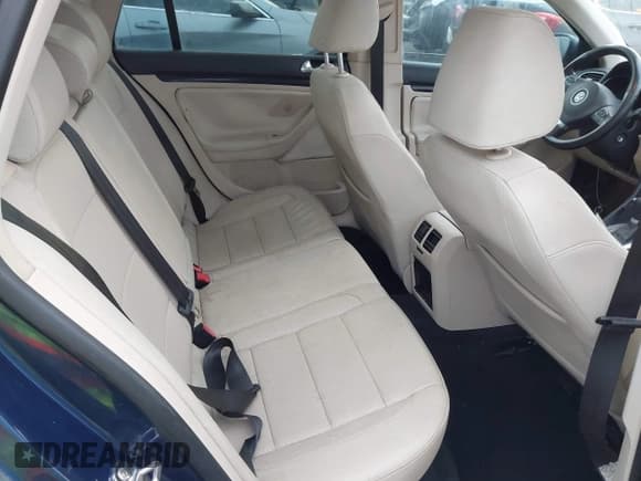 ✅ 2011 Volkswagen Jetta TDI • VIN: 3VWPL7AJ3BM609117 • Lot: 43782453. Listed on IAAI with 138,144 mi. Free auction sales archive from the USA and detailed vehicle history report at DreamBid. Image 8.