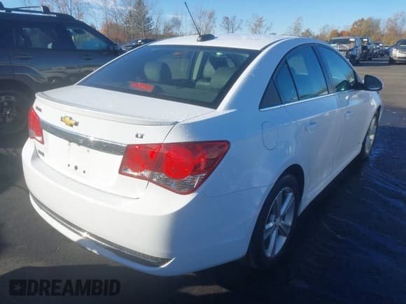 ✅ 2015 Chevrolet Cruze LT • VIN: 1G1PE5SB0F7263691 • Лот: 43569578. Опубликован ранее на IAAI с пробегом 84 985 миль. Бесплатный доступ к архиву аукционных продаж из США и подробный отчёт об истории автомобиля на DreamBid. Изображение 4.