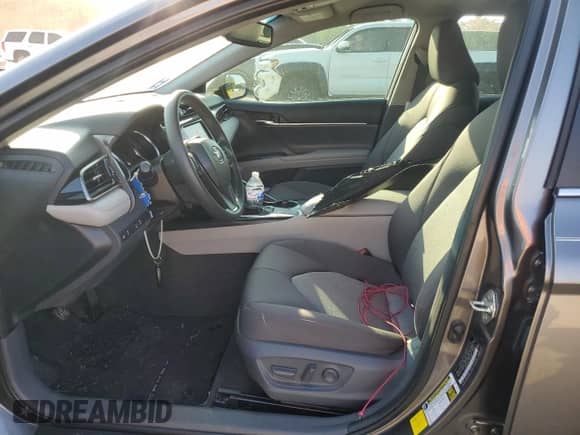 2019 Toyota Camry LE z VIN 4T1B11HK5KU794289, wystawiony jako Copart lot #69141015 z przebiegiem 43 768 mil mil oraz Szkoda całkowita • Salvage title. Historia ofert i sprzedaży dostępna na DreamBid. Obrazek 7.