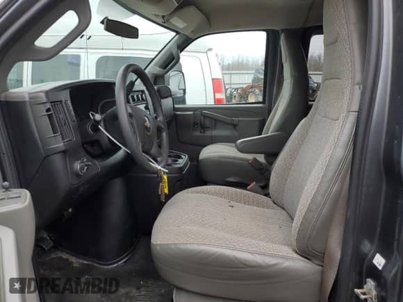 2017 Chevrolet Express Passenger LT z VIN 1GAWGFFF8H1244398, wystawiony jako Copart lot #51238305 z przebiegiem 127 510 mil mil oraz Szkoda całkowita • Salvage title. Historia ofert i sprzedaży dostępna na DreamBid. Obrazek 7.