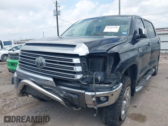 ✅ 2020 Toyota Tundra Platinum • VIN: 5TFAY5F19LX911658 • Лот: 42127578. Опубликован ранее на IAAI с пробегом 169 633 миль. Бесплатный доступ к архиву аукционных продаж из США и подробный отчёт об истории автомобиля на DreamBid. Изображение 17.