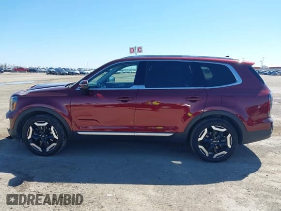 ✅ 2023 Kia Telluride EX • VIN: 5XYP34GCXPG393443 • Lot: 41661830. Listed on IAAI with 56,434 mi. Free auction sales archive from the USA and detailed vehicle history report at DreamBid. Image 14.