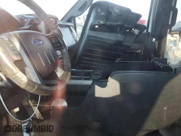 ✅ 2015 Ford F-350 Lariat • VIN: 1FT8W3DT8FEB98975 • Lot: 71010965. Listed on Copart with Not provided. Free auction sales archive from the USA and detailed vehicle history report at DreamBid. Image 7.