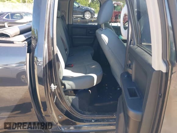 ✅ 2017 Ram 1500 Tradesman • VIN: 1C6RR7FT3HS840109 • Lot: 43168913. Wystawiony na IAAI z przebiegiem 92 835 mil. Bezpłatny archiwum sprzedaży aukcyjnych z USA i szczegółowy raport historii pojazdu na DreamBid. Zdjęcie 8.