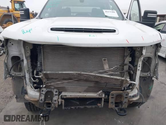 2020 Chevrolet Silverado 2500HD LT z VIN 1GC1YNEY8LF303263, wystawiony jako IAAI lot #41275302 z przebiegiem 135 947 mil mil oraz . Historia ofert i sprzedaży dostępna na DreamBid. Obrazek 6.