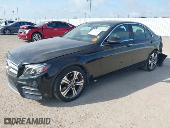 ✅ 2018 Mercedes-Benz E 300 • VIN: WDDZF4JB7JA377309 • Lot: 42795373. Listed on IAAI with 65,018 mi. Free auction sales archive from the USA and detailed vehicle history report at DreamBid. Image 2.