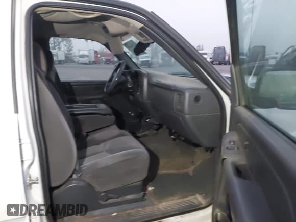 ✅ 2006 Chevrolet Silverado 2500HD LT1 • VIN: 1GCHK23286F114288 • Лот: 43728466. Опубликован ранее на IAAI с пробегом 317 055 миль. Бесплатный доступ к архиву аукционных продаж из США и подробный отчёт об истории автомобиля на DreamBid. Изображение 5.