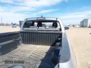 ✅ 2019 Toyota Tacoma SR5 • VIN: 3TMBZ5DN0KM021299 • Lot: 43277230. Wystawiony na IAAI z przebiegiem 106 525 mil. Bezpłatny archiwum sprzedaży aukcyjnych z USA i szczegółowy raport historii pojazdu na DreamBid. Zdjęcie 18.