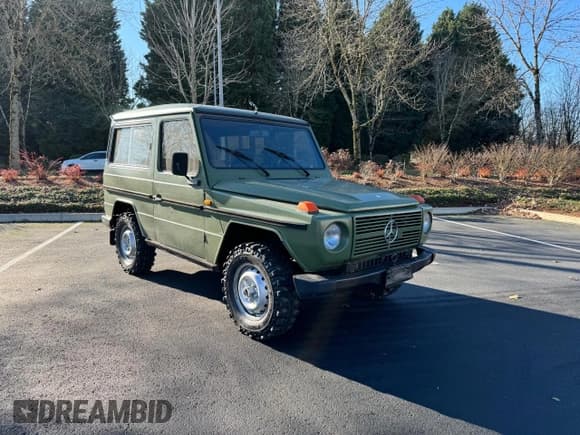 ✅ 1981 Mercedes-Benz 240 • VIN: 46033017009208 • Lot: 84085304. Wystawiony na Copart z przebiegiem 42 742 mil. Bezpłatny archiwum sprzedaży aukcyjnych z USA i szczegółowy raport historii pojazdu na DreamBid. Zdjęcie 1.