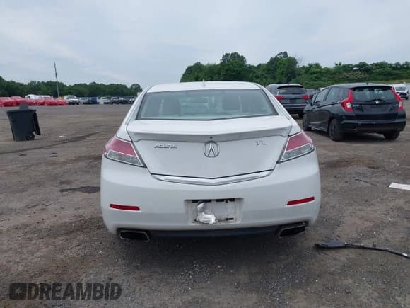 ✅ 2012 Acura TL Advance • VIN: 19UUA9F7XCA009523 • Lot: 42697727. Listed on IAAI with 203,273 mi. Free auction sales archive from the USA and detailed vehicle history report at DreamBid. Image 16.