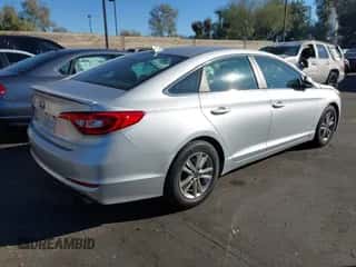 2017 Hyundai Sonata SE с VIN 5NPE24AF5HH574540, выставлен на аукционе IAAI как лот 43482393 с пробегом 70 761 миль миль и . История ставок и продаж доступна на DreamBid. Изображение 4.